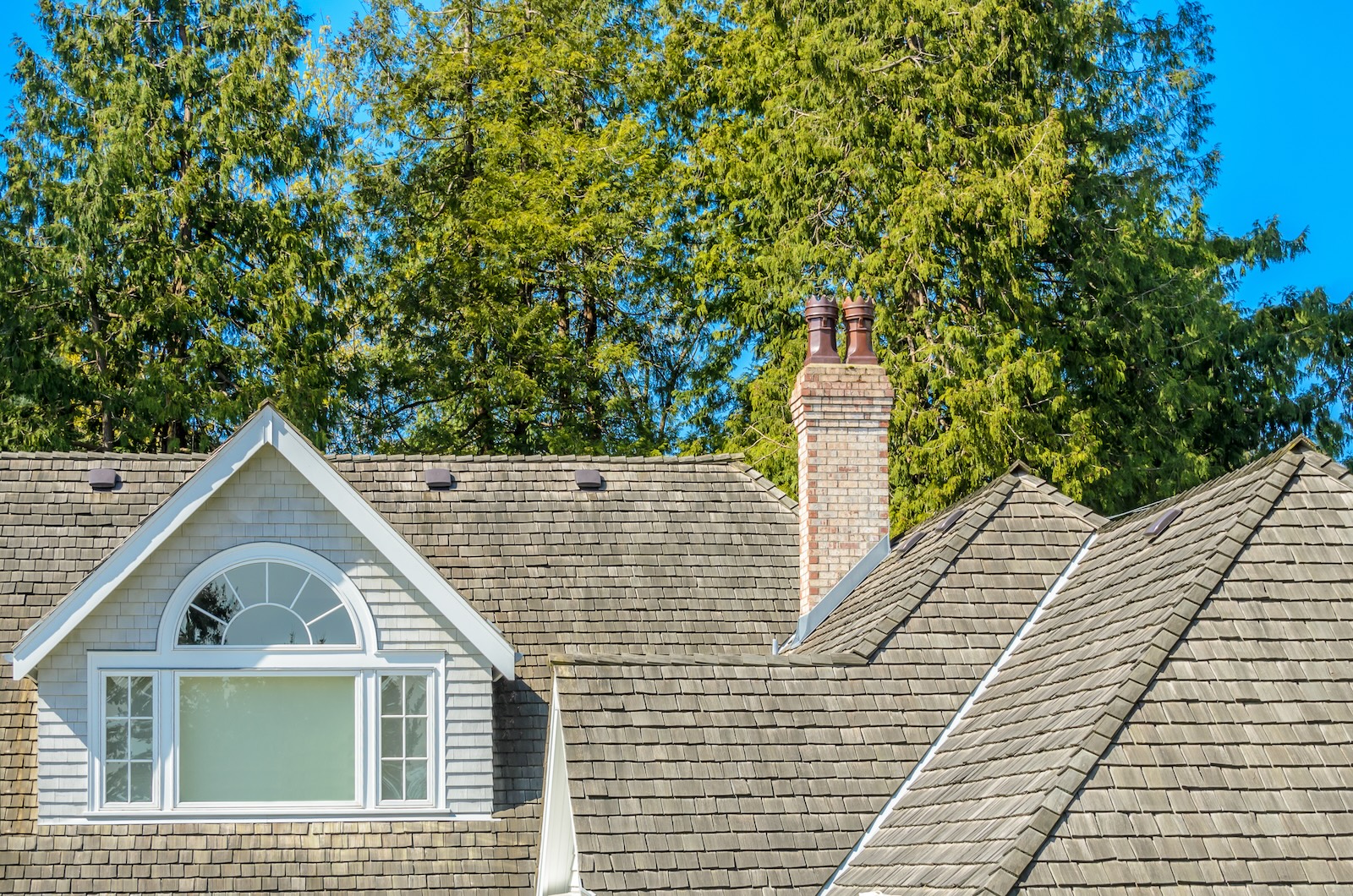 Beautiful shingle roof on residential home in Pennsylvania